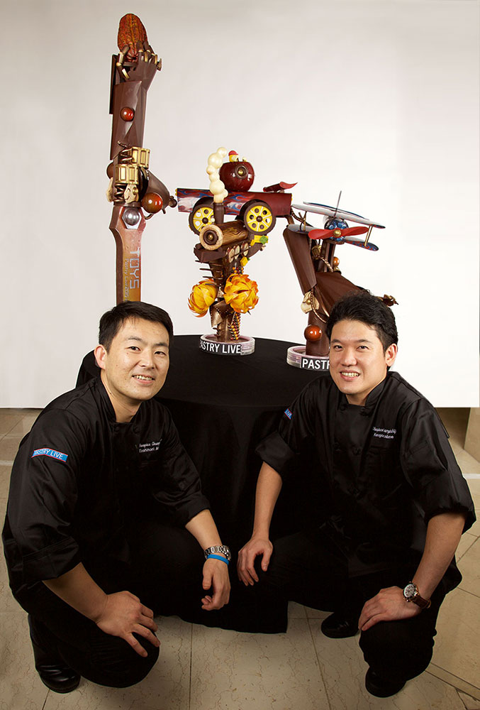 Pastry-Live-5-Chefs Kengo Akabame and Toshiori Akishiro Winner of SHowpiece Championship-photo-by-Kricket-Kirkpatrick